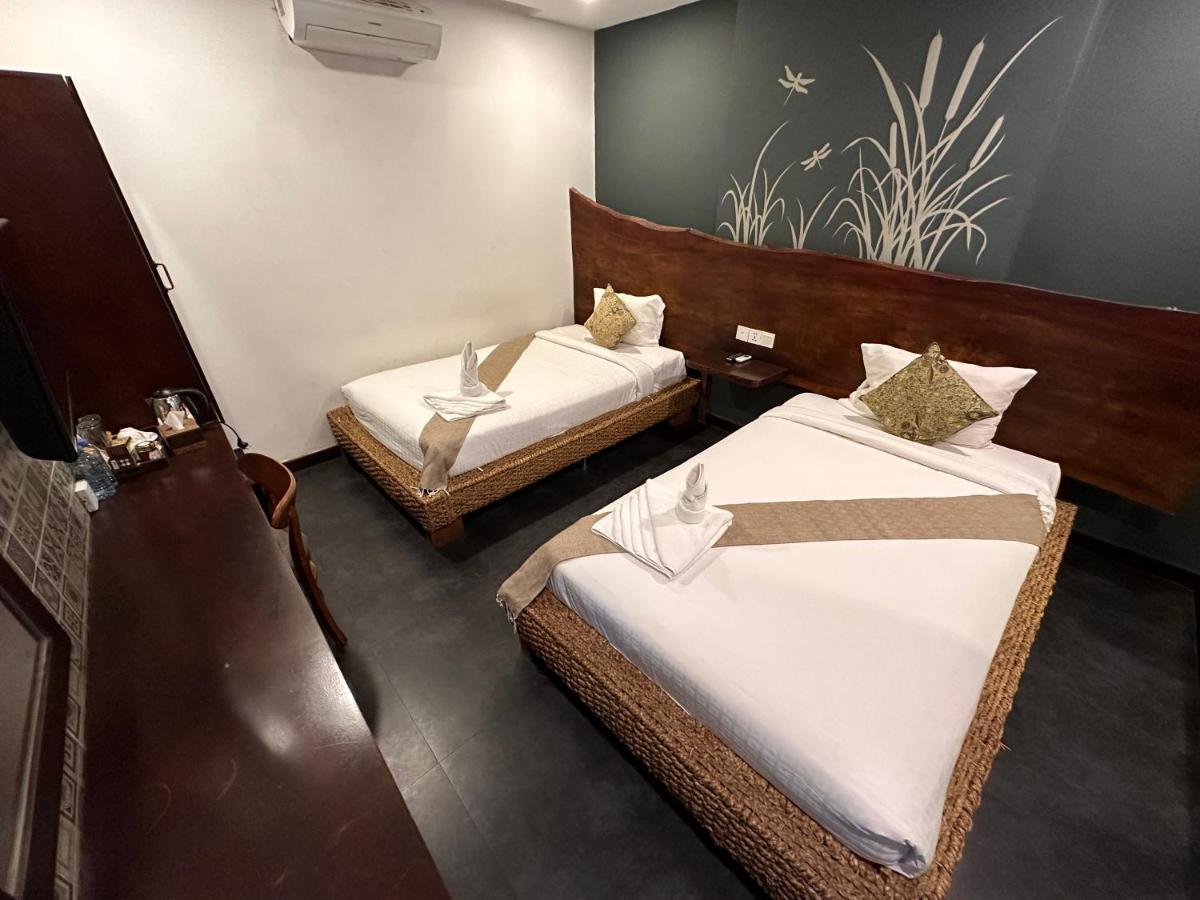Monsoon Bassac Hotel Пном Пен Екстериор снимка