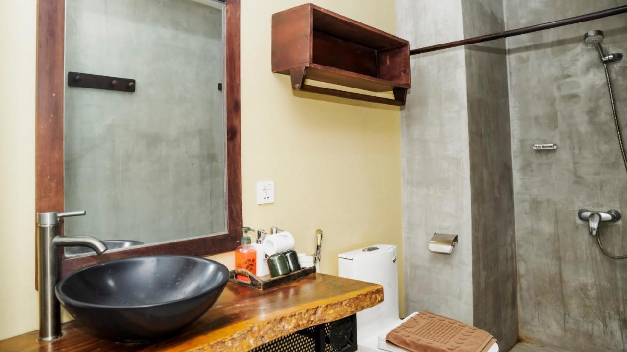 Monsoon Bassac Hotel Пном Пен Екстериор снимка