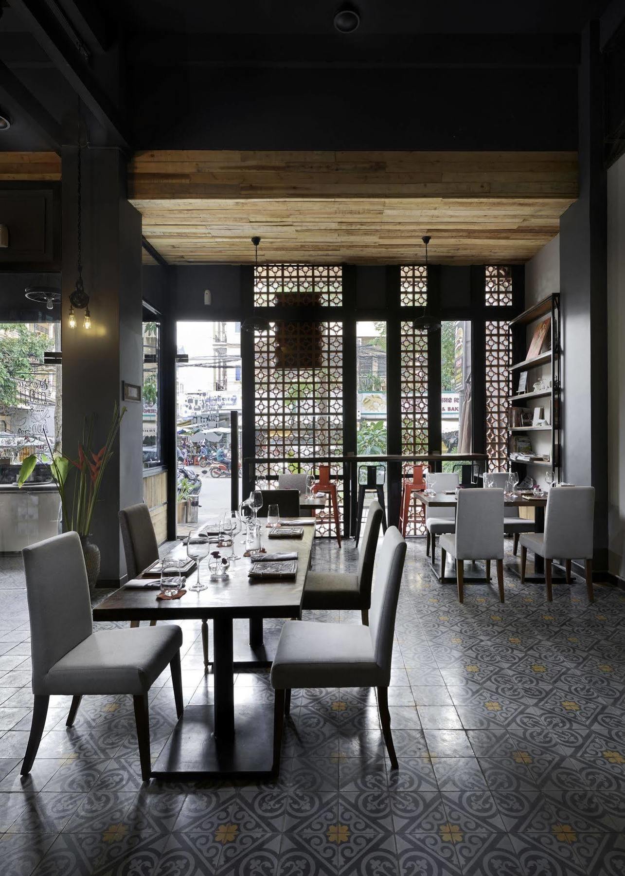 Monsoon Bassac Hotel Пном Пен Екстериор снимка
